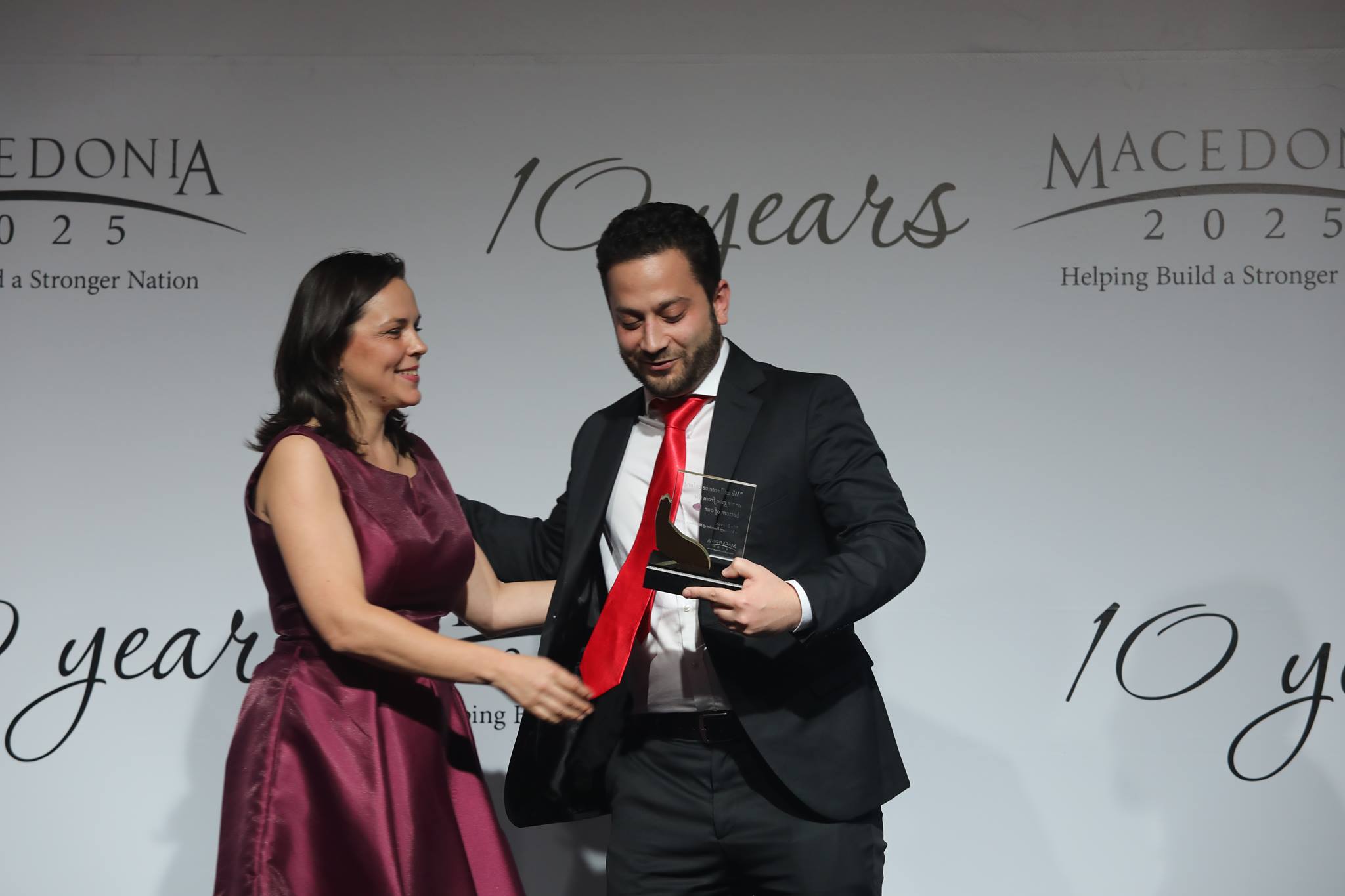 Receiving recognition award at Macedonia 2025 Summit 2018