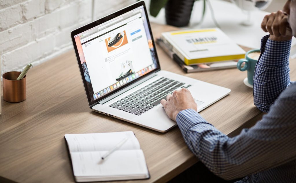 Visuals in an article on a laptop