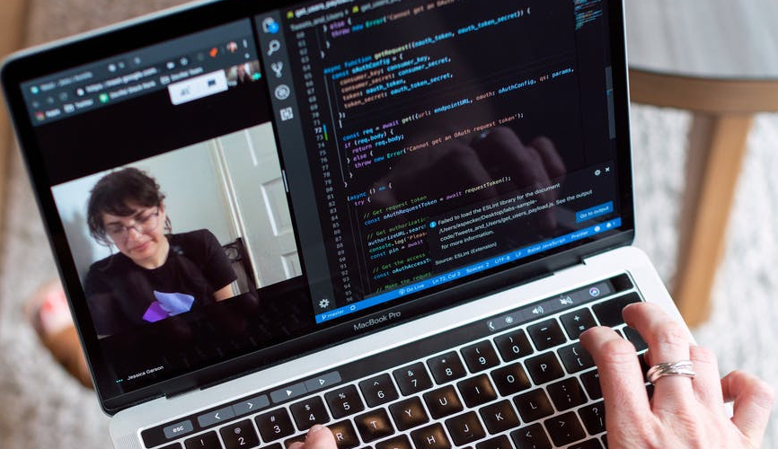 Online meeting while writing code